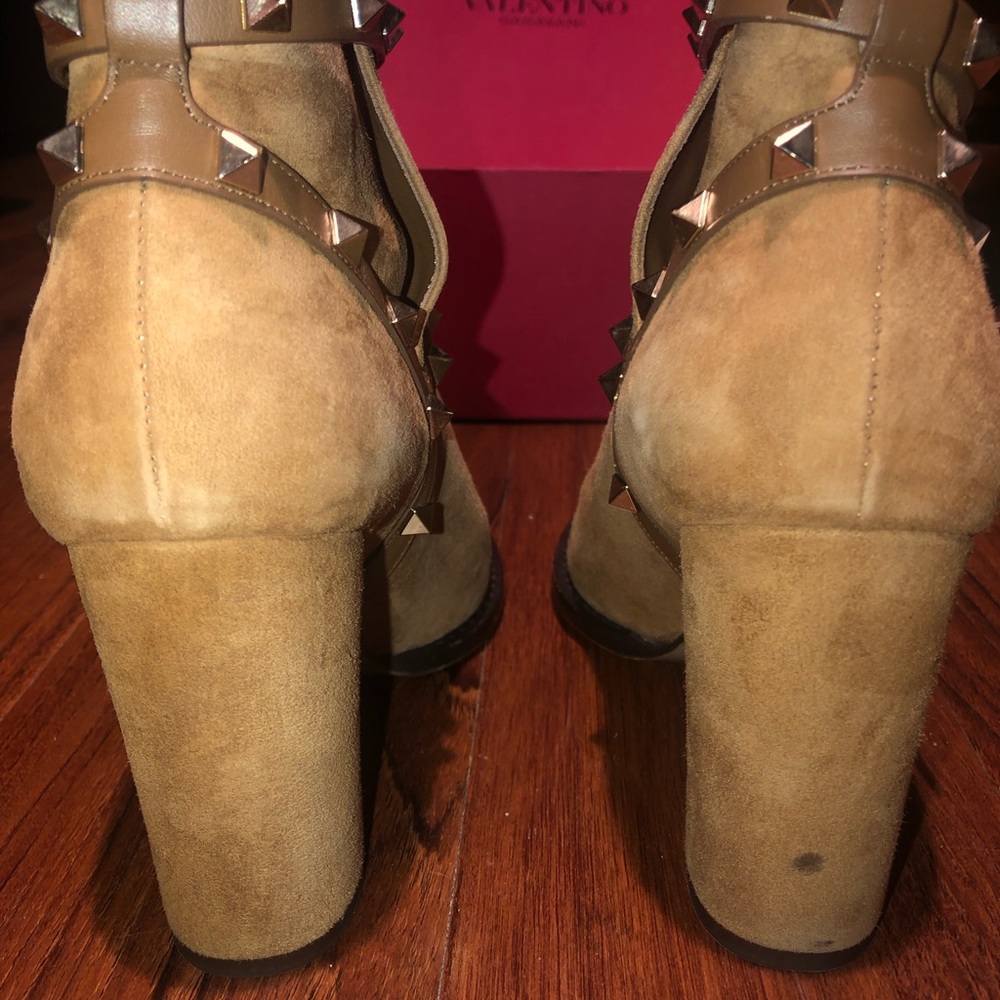 Valentino Garavani Rockstud Booties size 39 Tan - Picture 5 of 8